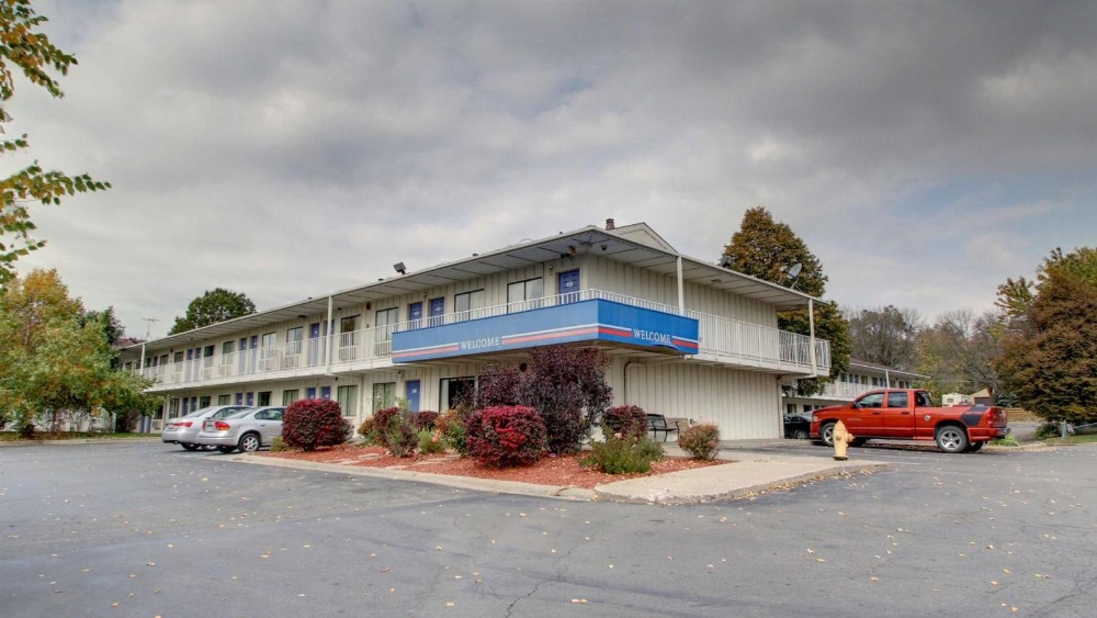 Motel 6-Des Moines, IA - North Main image